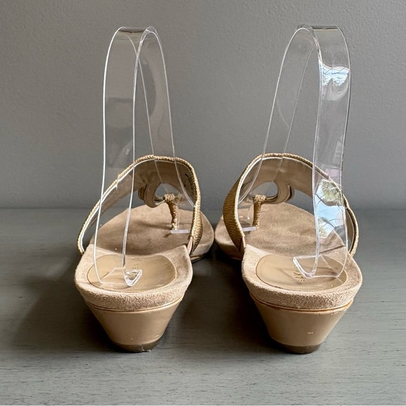 Anne Klein AK Women Tan Wedge Sandal Slide Thong 8 Neutral Gold Circle Summer - Picture 4 of 13